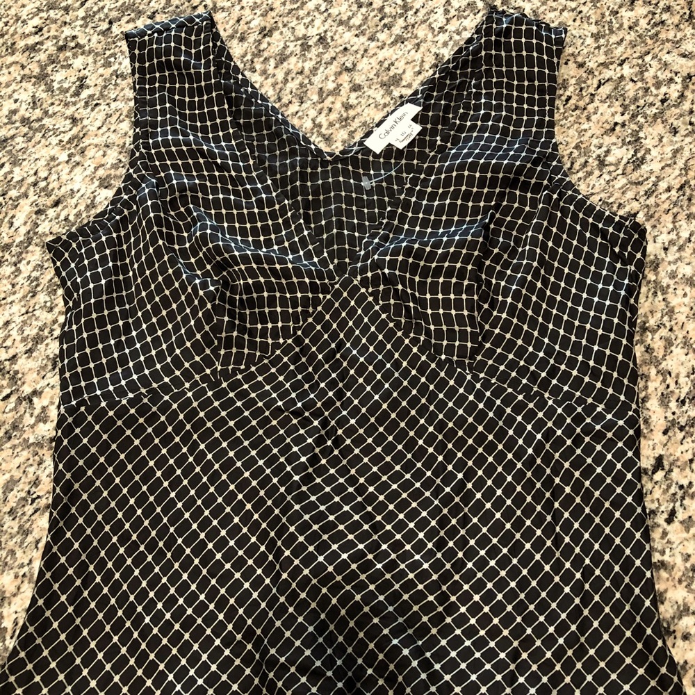 Calvin Klein sleeveless blouse top v-neck size 10